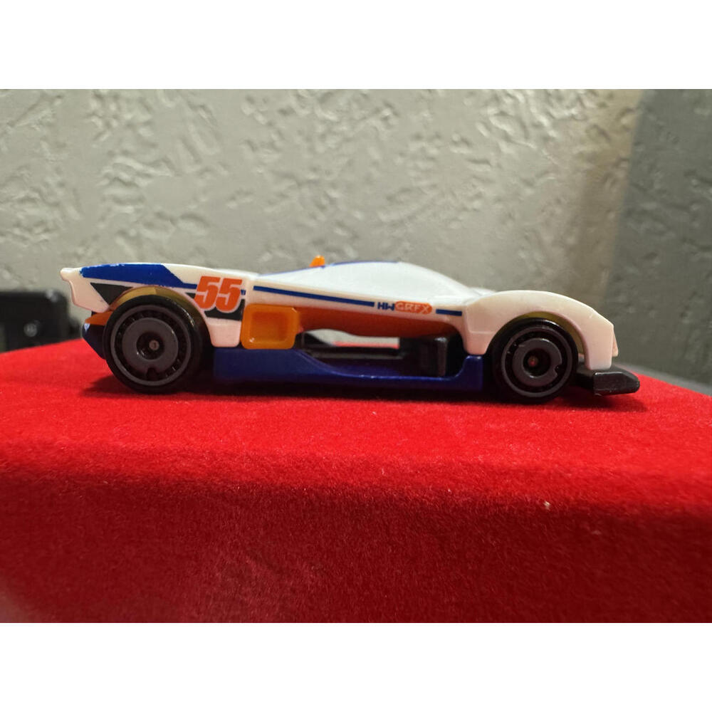 Hot Wheels White and Blue Racing Car Toy #55 Turbine Sublime